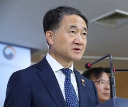 보건복지부 박능후 장관이 11일 정부서울청사에서 2019년 업무계획을 발표하고 있다