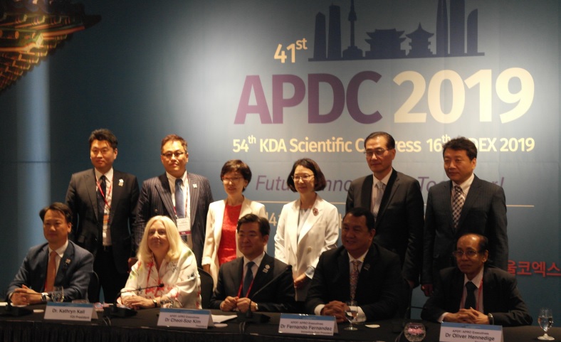 APDC 2019 조직위 및 관계자.