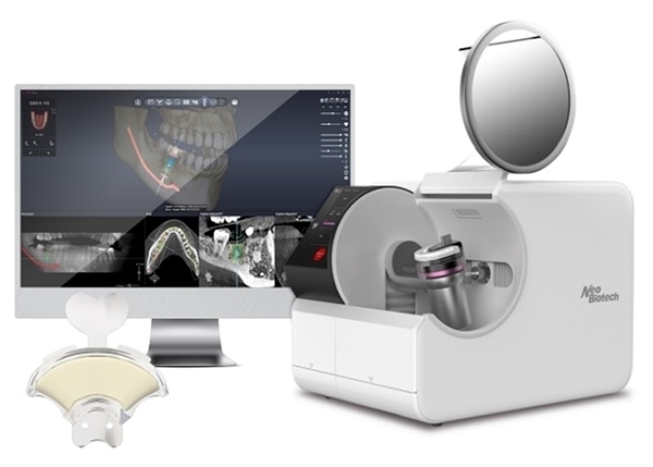바로가이드는 구강 스캔 필요 없이 환자 진단부터 가이드 제작까지 30분 이내로 완료하는 세계 최초의 기술이 적용된 서지컬 임플란트가이드 시스템이다.