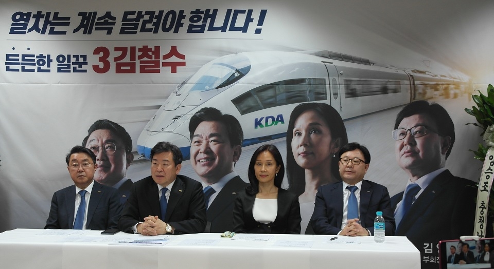 (왼쪽부터)장동호, 김철수, 윤정아, 김영만 회장단 후보.