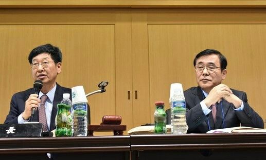 김종환 의장(왼쪽)과 예의성 부의장.