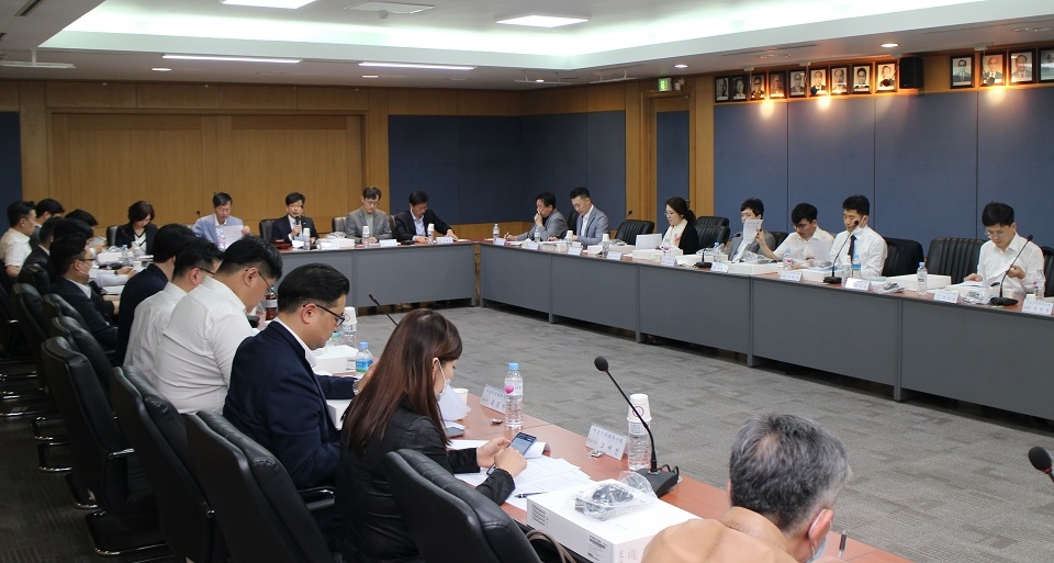 서울시치과의사회 정기이사회가 지난 6일 열렸다.
