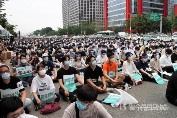 지난 7일 서울 여의대로에서 열린 젊은의사 집회 장면.