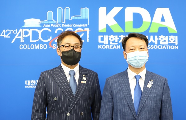 APDF/APRO 나승목 부회장(오른쪽)이 재선되고 김현종 전 치협 국제이사가 치과공중보건위원장에 당선됐다.