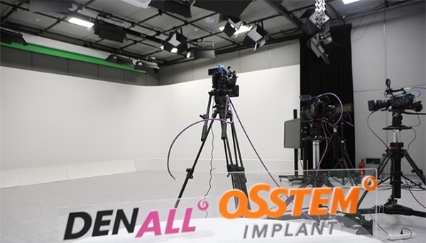오스템은 자체 덴올TV 방송 시설을 갖추고 있다.